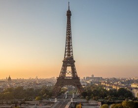 Foto de la Torre Eiffel con los anillos olímpicos